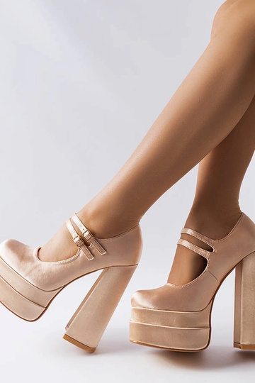 Beige Pumps mit hohem... 2