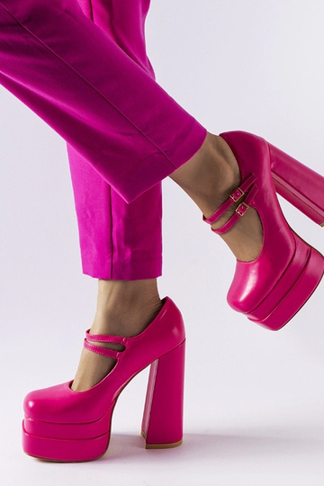 Rosa Chouinard Pumps mit...
