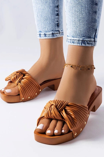 Braune Pantoletten mit...