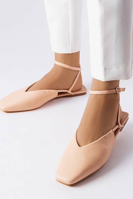 Rosa Sandalen mit geschlossener... Rosa Sandalen mit geschlossener...