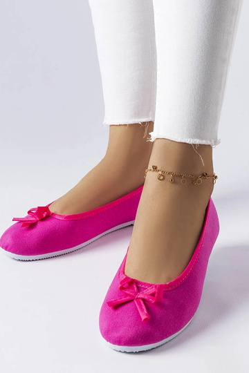 Ballerinas aus rosa Stoff...