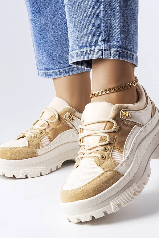 Braune Sportschuhe mit gemusterter...