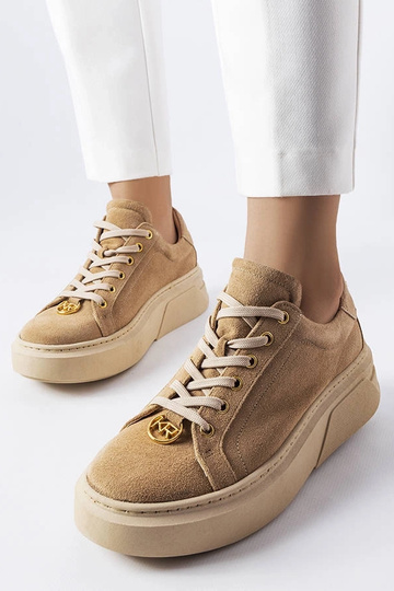 Sandfarbene Wildledersportschuhe, „Karino"