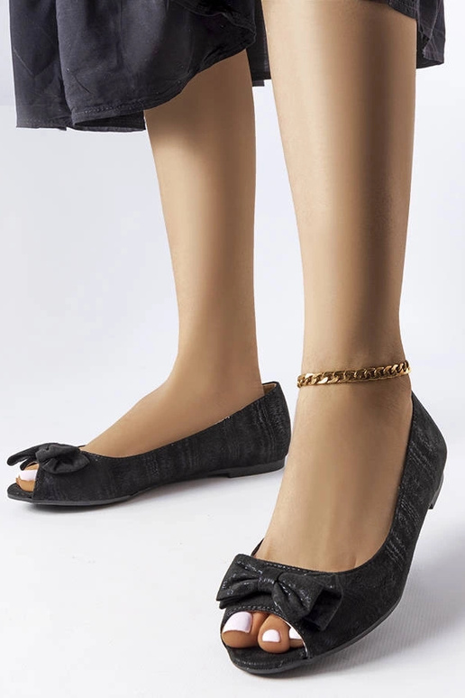 Schwarze Metallic-Ballerinas mit... Schwarze Metallic-Ballerinas mit...