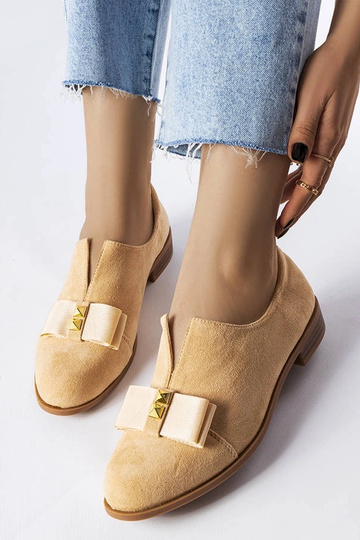 Beige Schuhe mit Schleife... 2