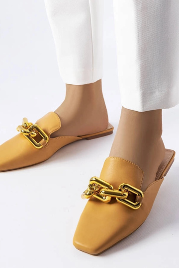 Braune Flip-Flops mit Kettendetail aus Hickory-Leder