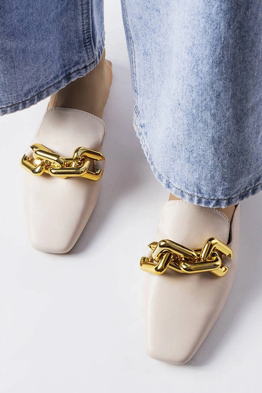 Pantoletten aus Hickoryholz mit Kette...