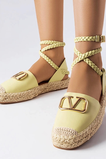 Grüne Espadrilles zum Schnüren