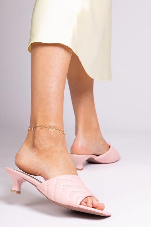 Rosa Pantoletten mit niedrigem...