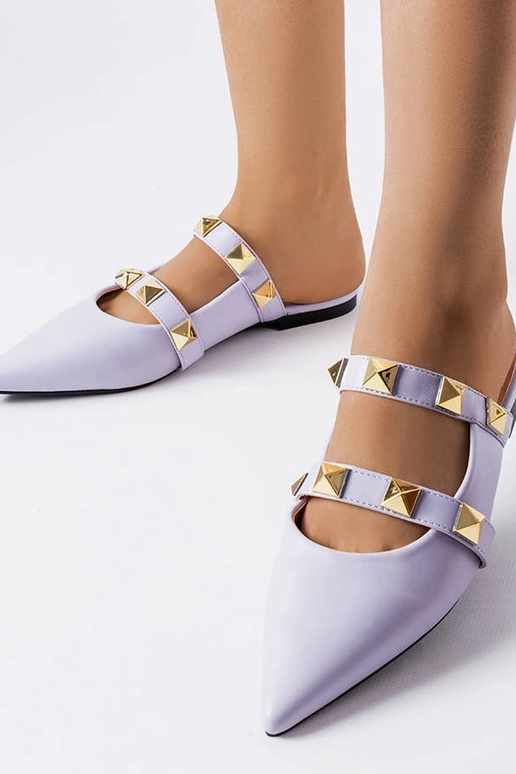 Lila Pantoletten mit Nieten von Ruckman Lila Pantoletten mit Nieten von Ruckman