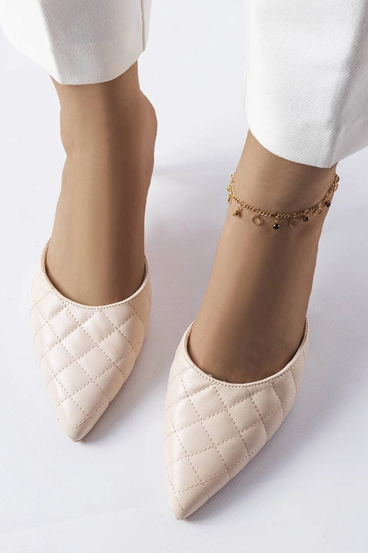 Beige gesteppte Stiletto-Pantoletten... Beige gesteppte Stiletto-Pantoletten...