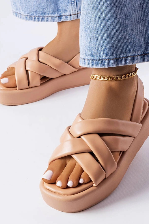 Hellbraune Plateausandalen mit... Hellbraune Plateausandalen mit...