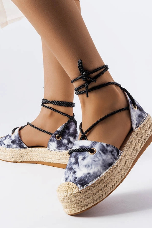 Schwarze Duffet-Espadrilles mit... Schwarze Duffet-Espadrilles mit...
