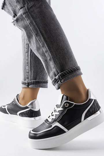 Schwarze Plateau-Sneakers... 2