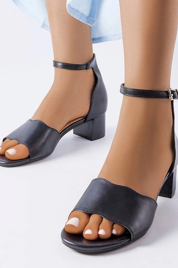 Schwarze Mulberry Sandalen mit niedrigem Absatz