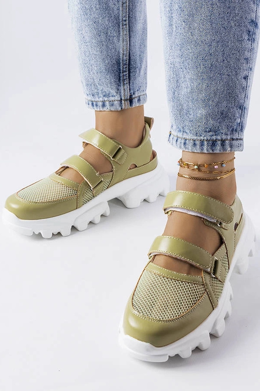 Grüne Sneaker mit massiver Djurs-Sohle Grüne Sneaker mit massiver Djurs-Sohle