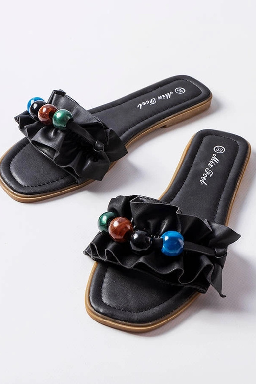 Schwarze, geraffte Pantoletten von... Schwarze, geraffte Pantoletten von...