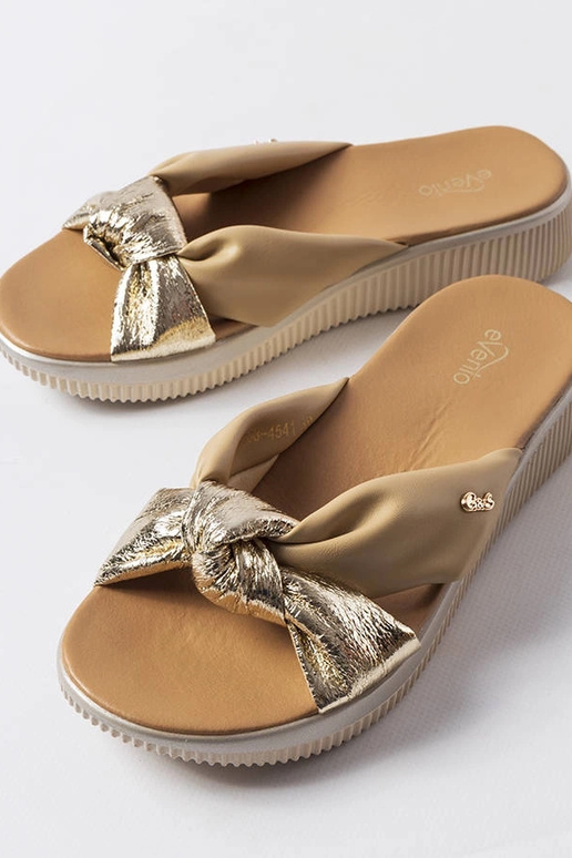 Beige und goldene Wedges von Luce Beige und goldene Wedges von Luce