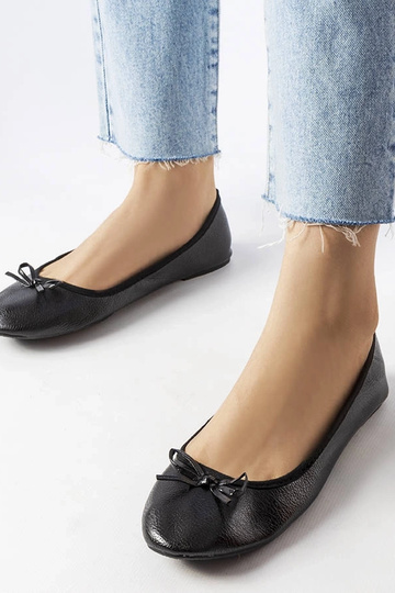 Schwarze Ballerinas mit...