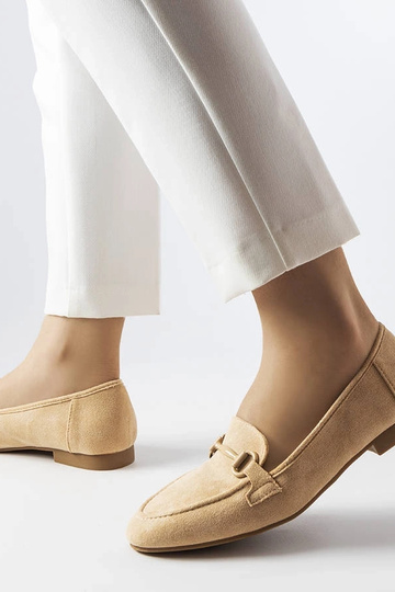 Beige Wildleder-Loafer für Damen mit Hinkle-Schnalle 2