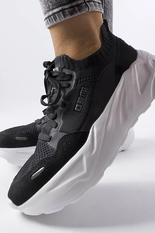 Schwarze Sportschuhe, „Big Star...