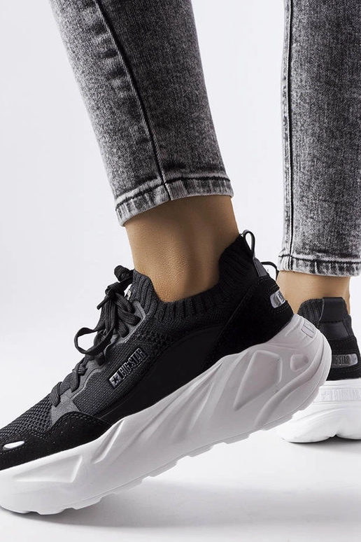 Schwarze Sportschuhe, „Big Star...