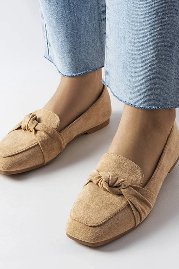 Beigefarbene Loafer „Samika“