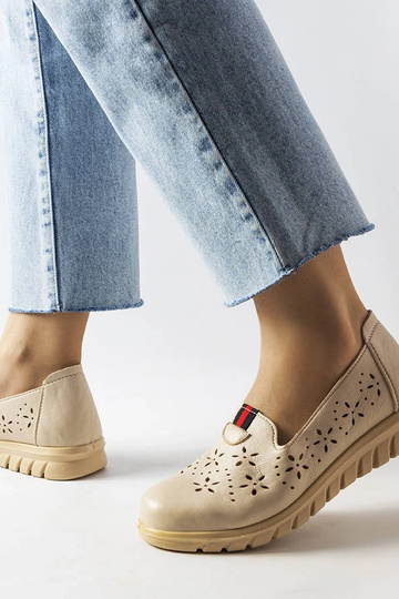 Beige leichte Loafer von Joli