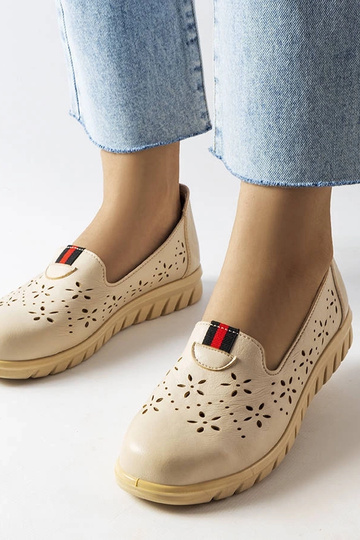 Beige leichte Loafer von Joli 2