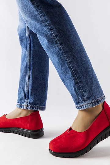 Rote leichte Kheda-Loafer