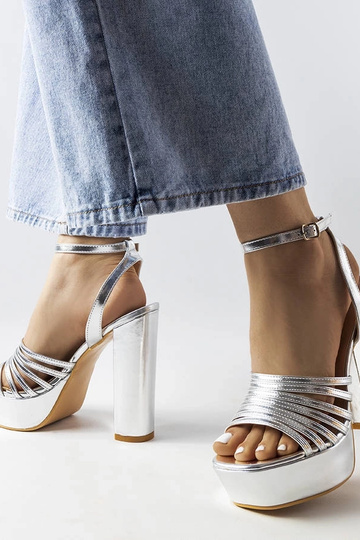 Silberne Ariande Sandalen... 2