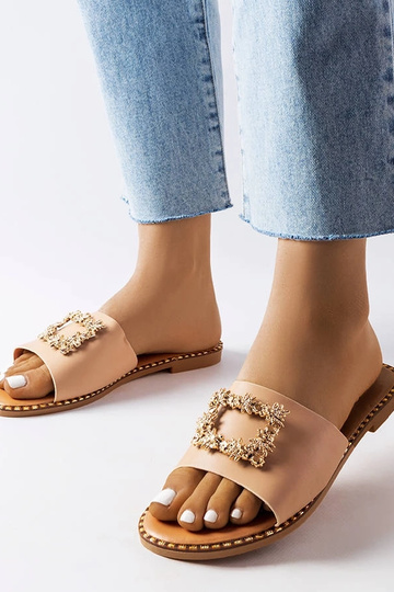 Sandfarbene Slipper mit Dekoration, „Miriama"