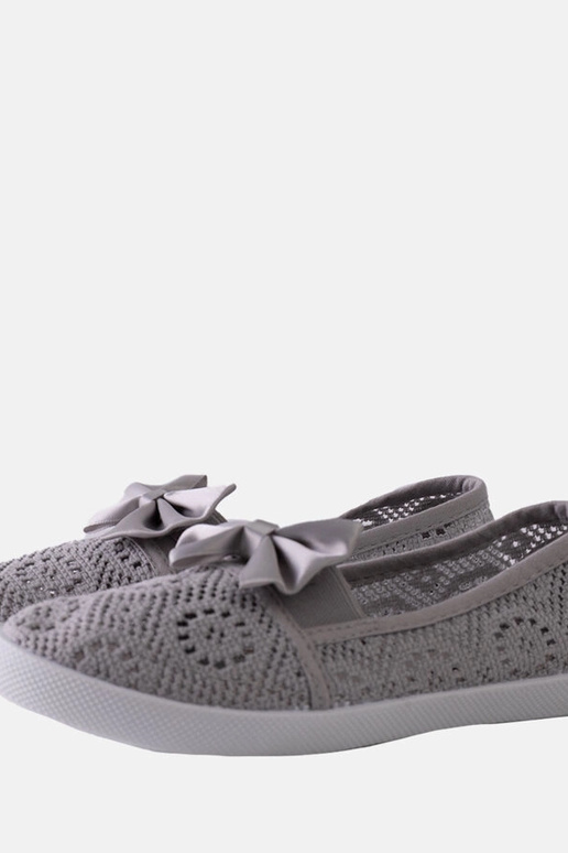 Graue durchbrochene Ballerinas für... Graue durchbrochene Ballerinas für...