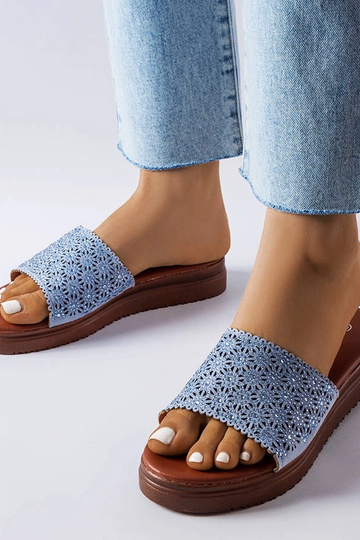 Blaue durchbrochene...