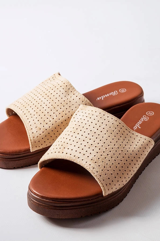 Beige Slipper mit durchbrochenem...