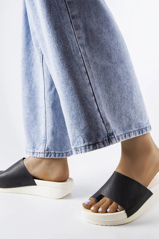 Schwarze Monferrato-Keilsandalen