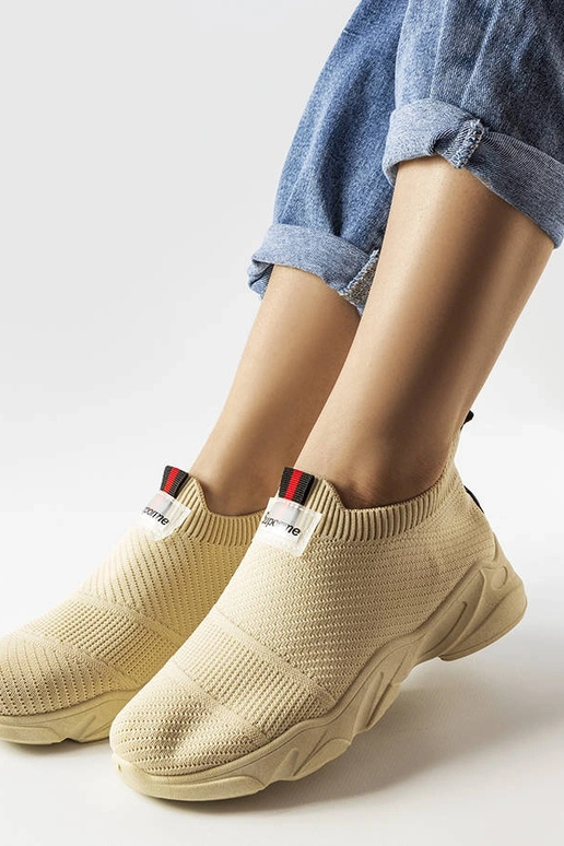 Beige Slip-On-Sportschuhe für Damen... Beige Slip-On-Sportschuhe für Damen...