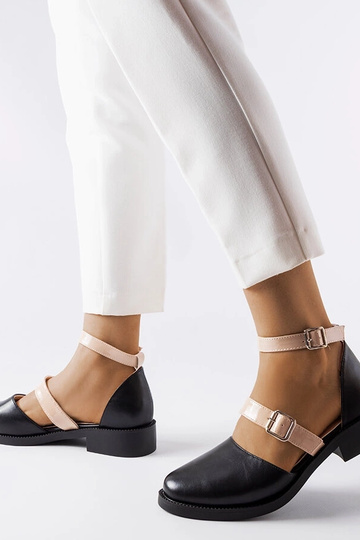 Schwarze Josiane-Ballerinas...