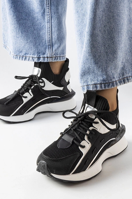 Schwarz-weiße stylische Sneaker Begins