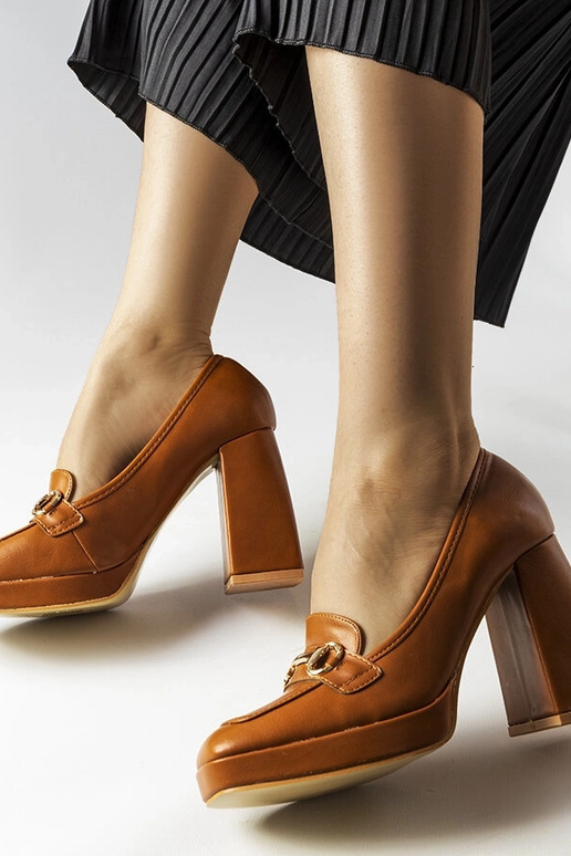 Braune Pumps mit geometrischem Absatz... Braune Pumps mit geometrischem Absatz...