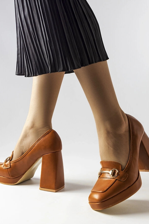 Braune Pumps mit geometrischem Absatz... Braune Pumps mit geometrischem Absatz...