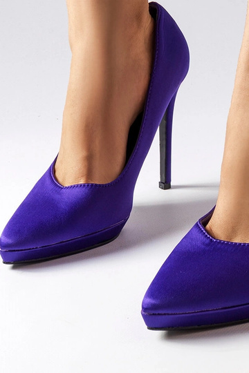 Lila Pumps aus Satin von Silje