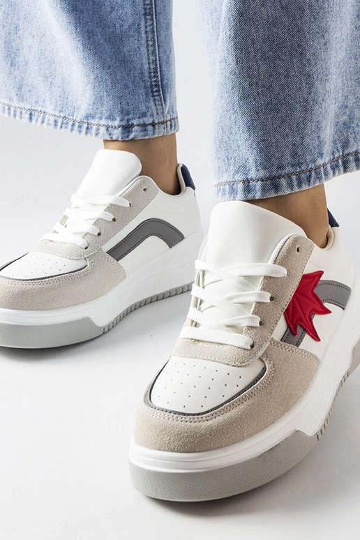 Weiße Sportschuhe mit...