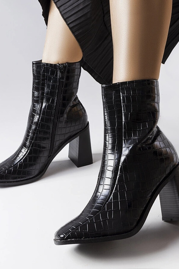 Schwarze Stiefeletten mit...