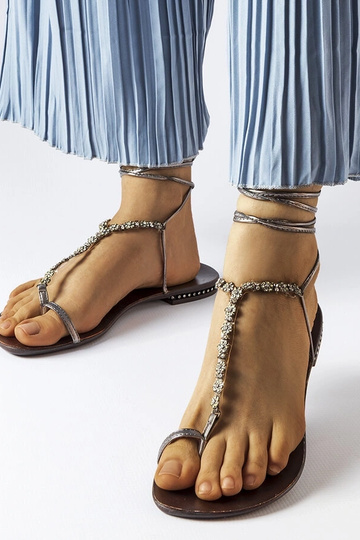 Dunkelgraue Sandalen mit...