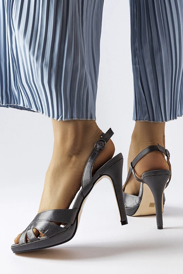 Alpakagraue High Heel Sandalen 2