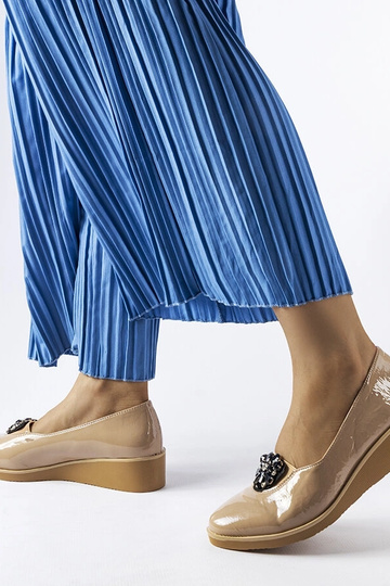 Beige Lack-Ballerinas mit... 2