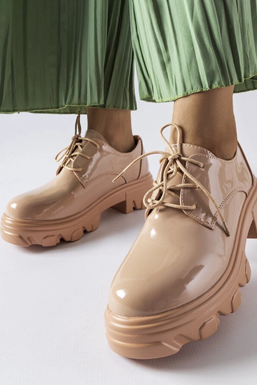 Kelly beige Lacklederschuhe 2