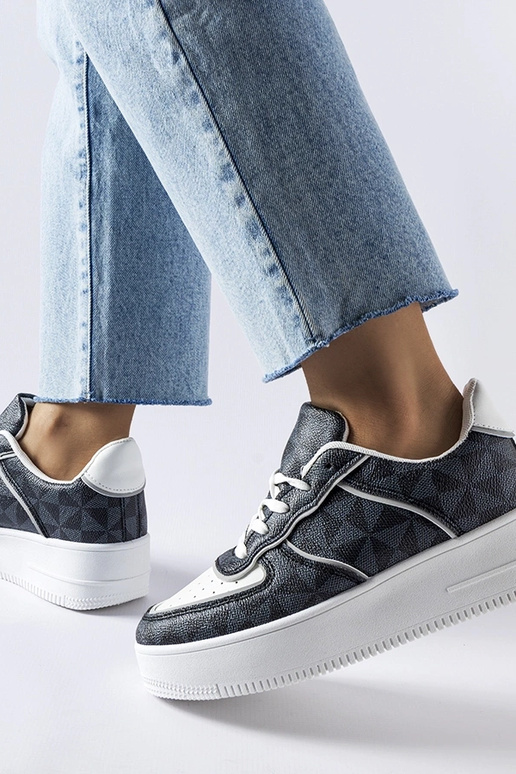 Schwarze Sneakers mit dem...