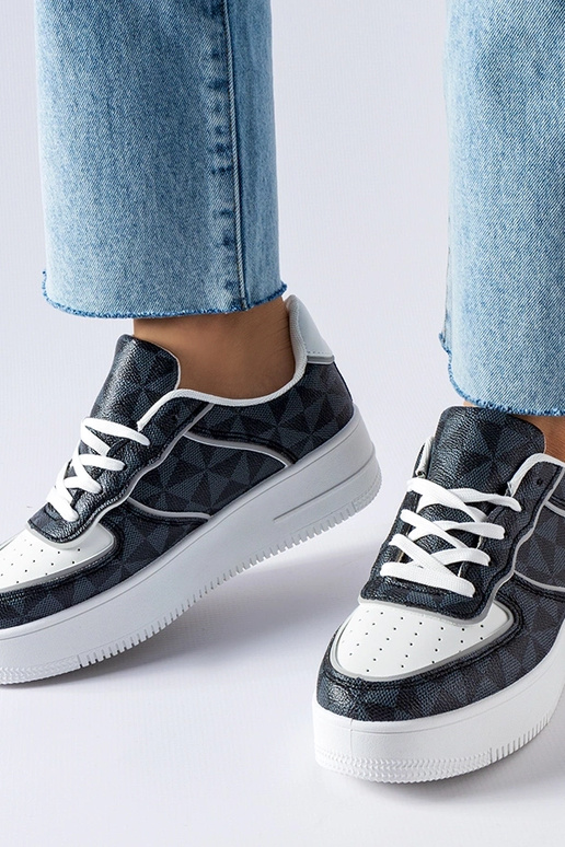 Schwarze Sneakers mit dem...